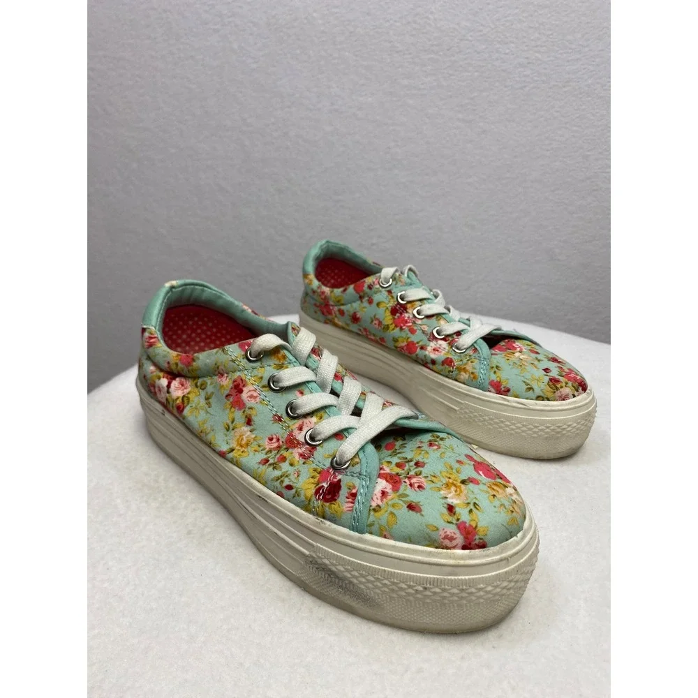 Shoedazzle Floral‎ Platform Sneakers Womens Size 7 Mint Green Rose Print Lace Up